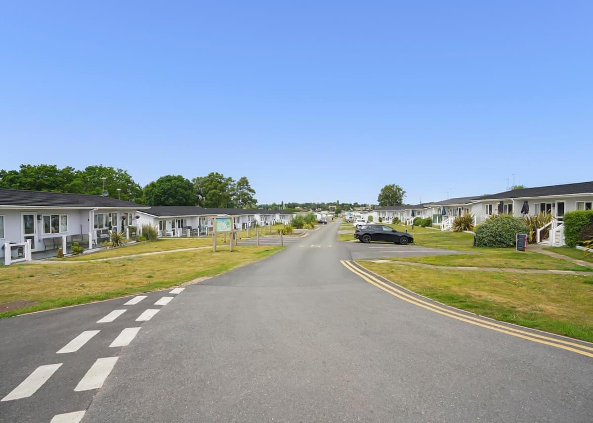 ホテル Broadlands Park And Marina Pakefield エクステリア 写真
